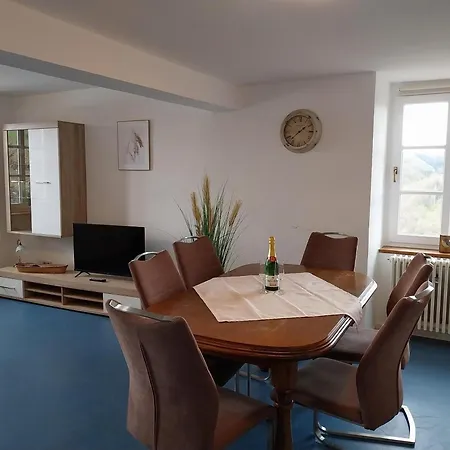 Altes Forsthaus Apartman *